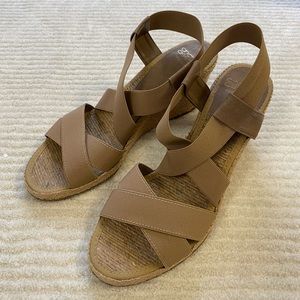 Nude Wedges